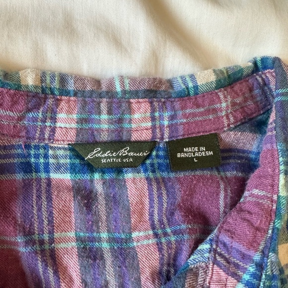 Eddie Bauer Ladies Plaid Flannel Longsleeve button down - Picture 3 of 8